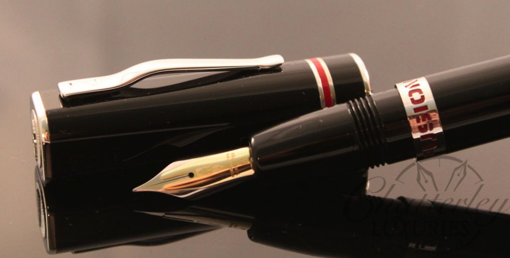 Delta Fusion One ( 1 ) Fountain Pen in Red, Black and White with Fusion Nib (6)