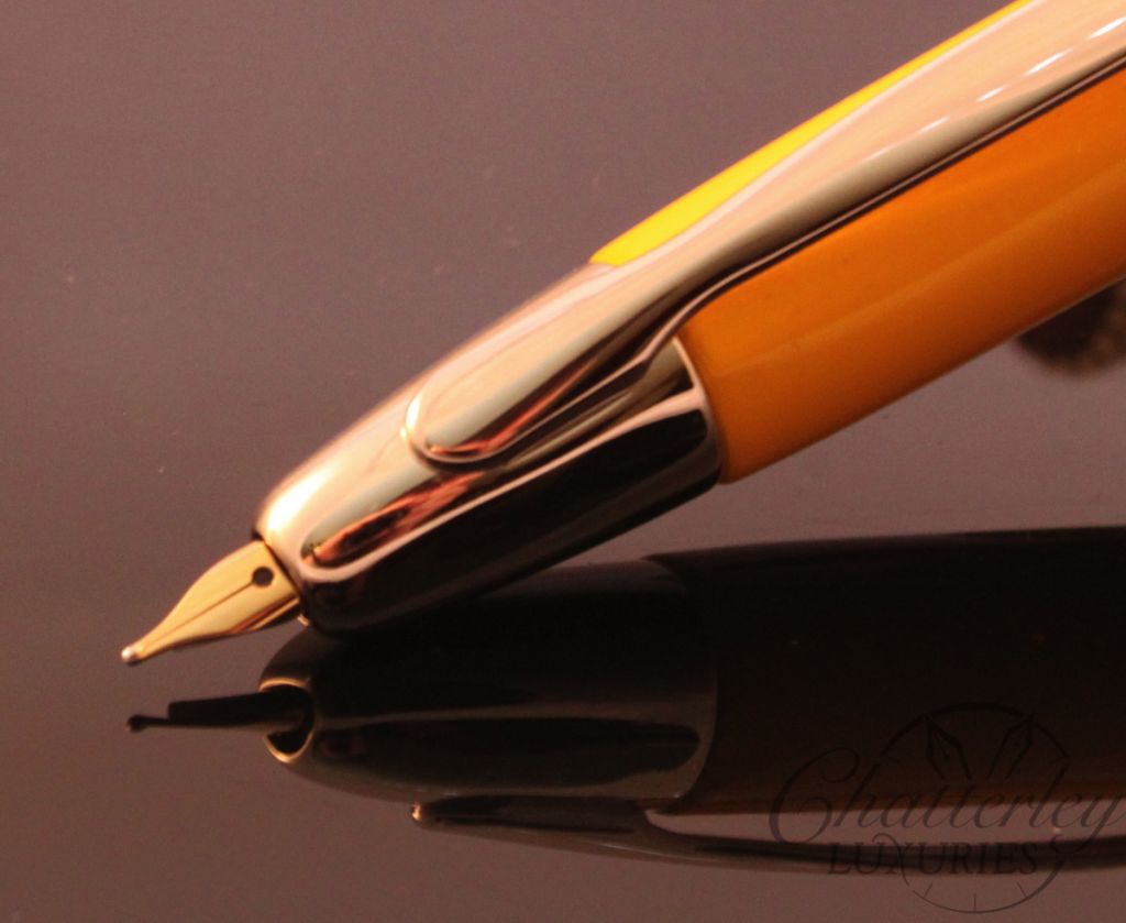 Pilot Vanishing Point Mandarin Fountain Pen (1)