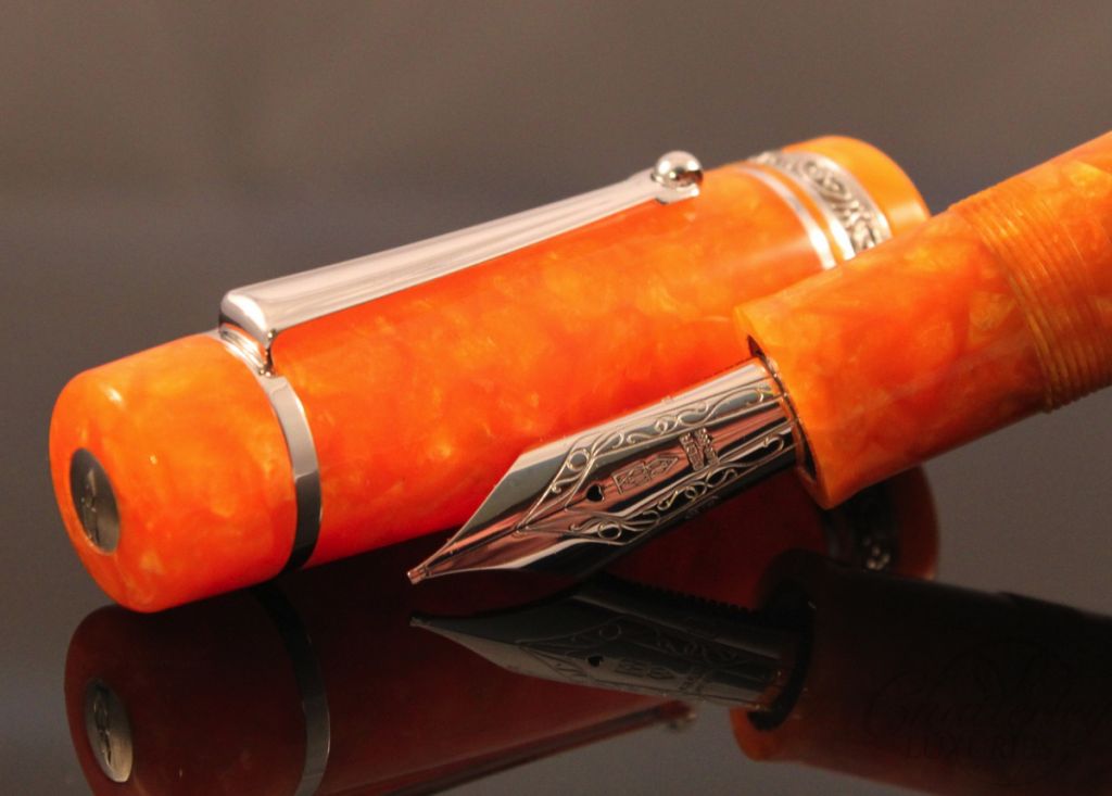 Delta Oro Argento Oversize with Silver Trim Fountain Pen