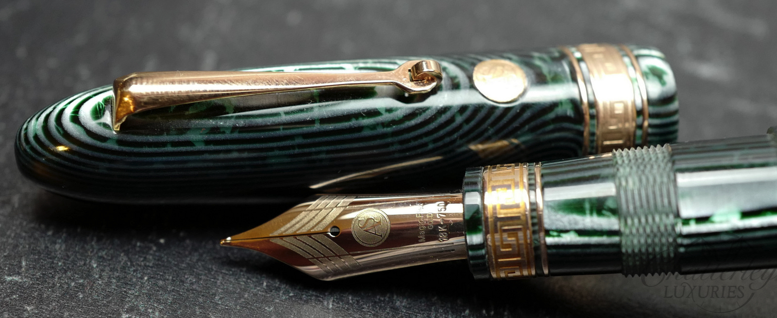 Chatterley/Armando Simoni Club Oversized Ogiva Extra Green Arco "Spina" Celluloid Fountain Pen