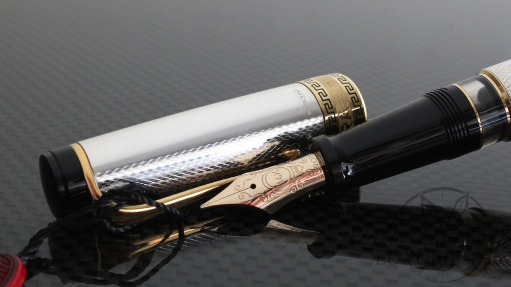 Aurora Solid Silver Optima Fountain Pen2