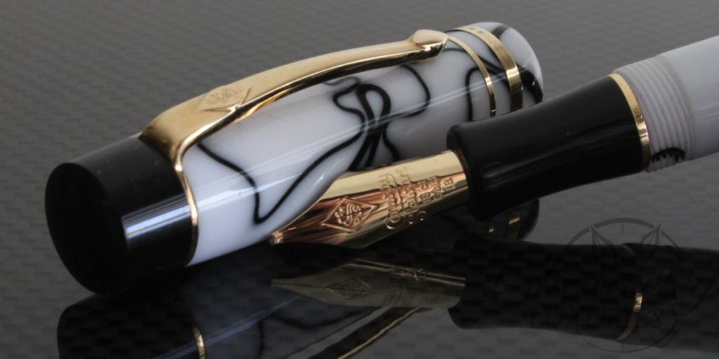 Conway Stewart Marble Wellington Fountain Pen3