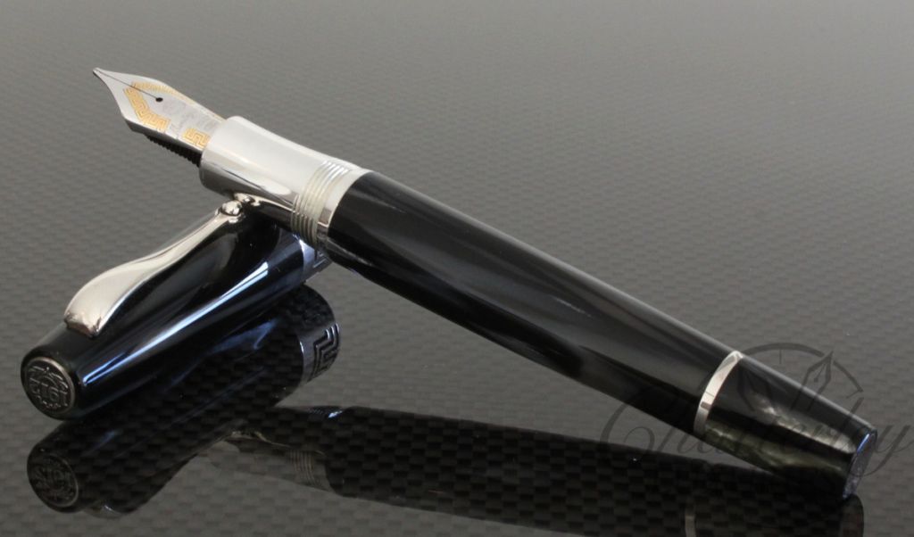 Montegrappa Extra Fountain Pen Black and White2