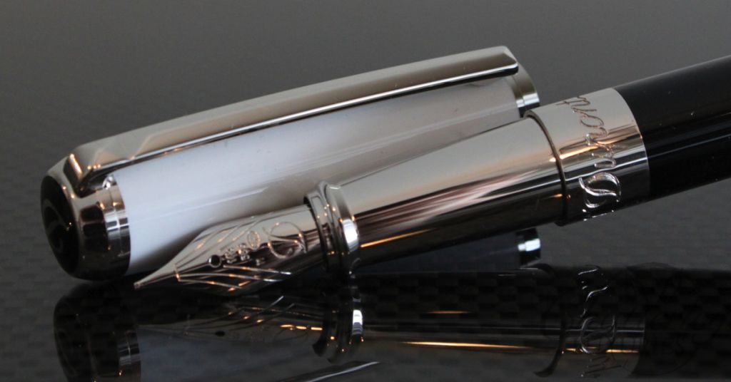 S.T. Dupont Elysee Bogie Fountain Pen