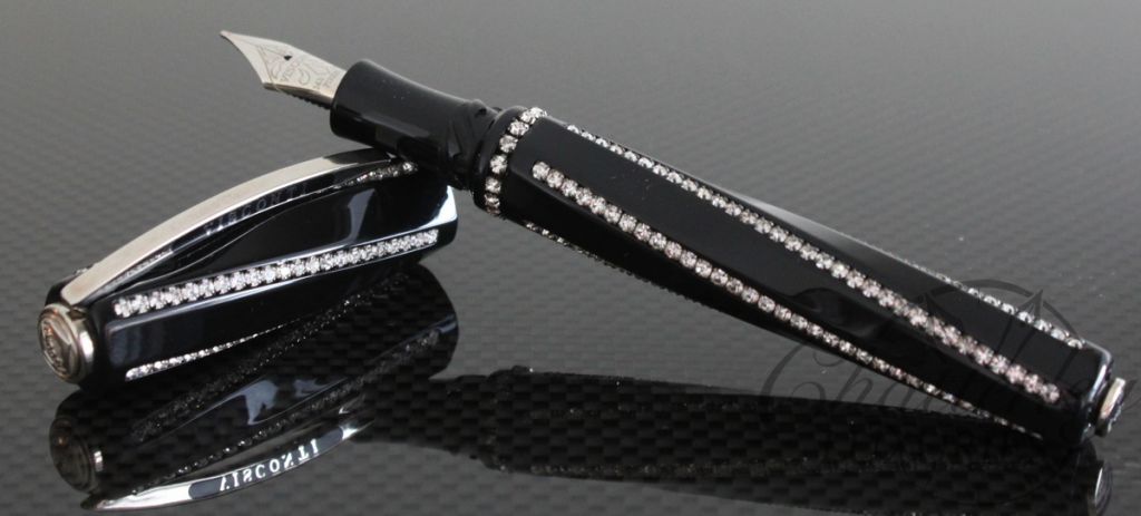 Visconti Divina Royale Black Fountain Pen3