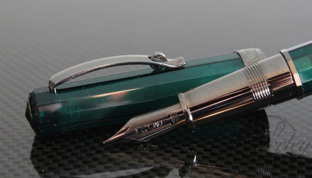 mas Arte Italiana Vision Fountain Pen-Liquid Green
