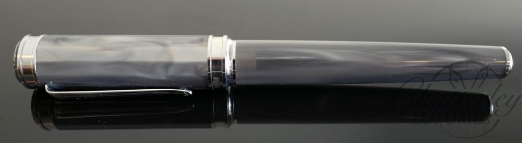 Signum Carina Grey Mist Fountain Pen 18KT Gold Nib