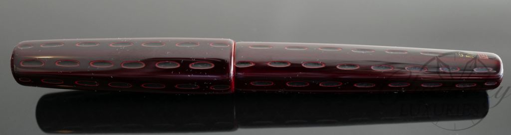 Danitrio Kama-nuri Shu (Red) on Hakkaku (Octogon) Fountain Pen