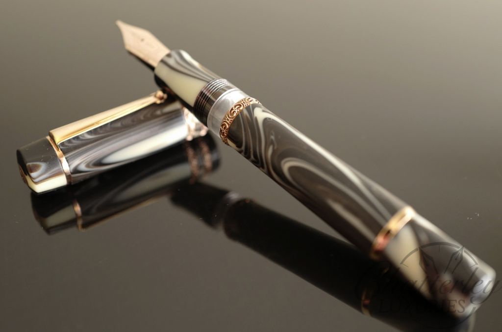 Chatterley/Delta Stantuffo Mocha Oro Rosso Grande Limited Edition Fountain Pen