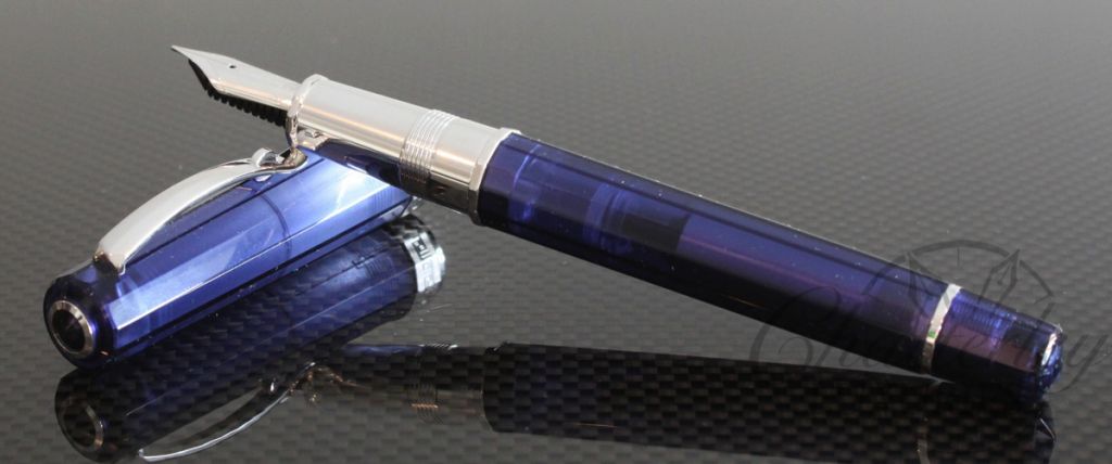 Omas Arte Italiana Vision Fountain Pen-Liquid Blue