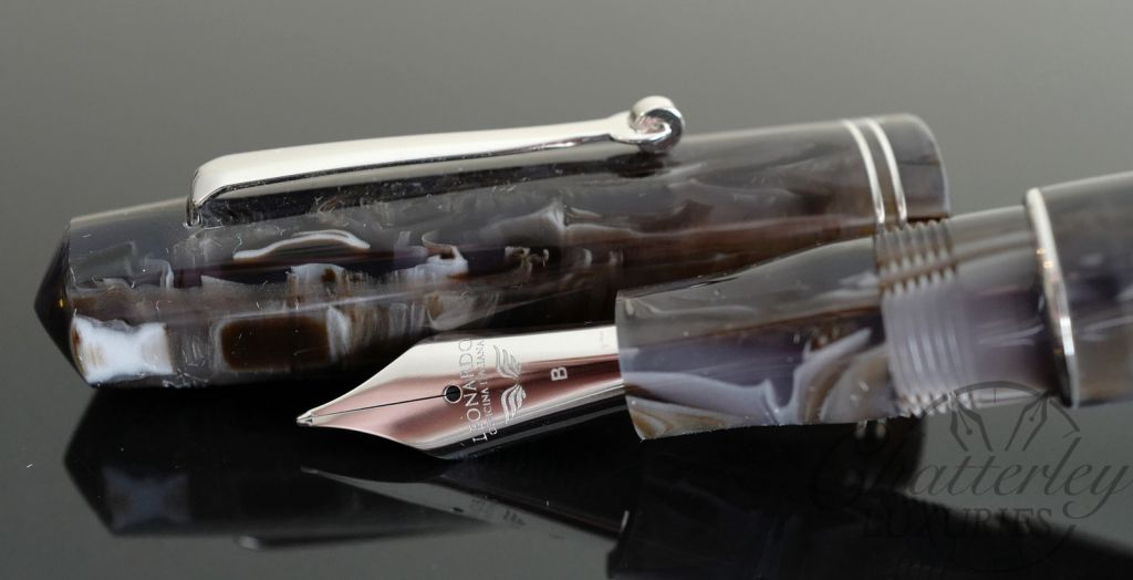 Leonardo Officina Italiana Momento Zero Horn Resin Fountain Pen