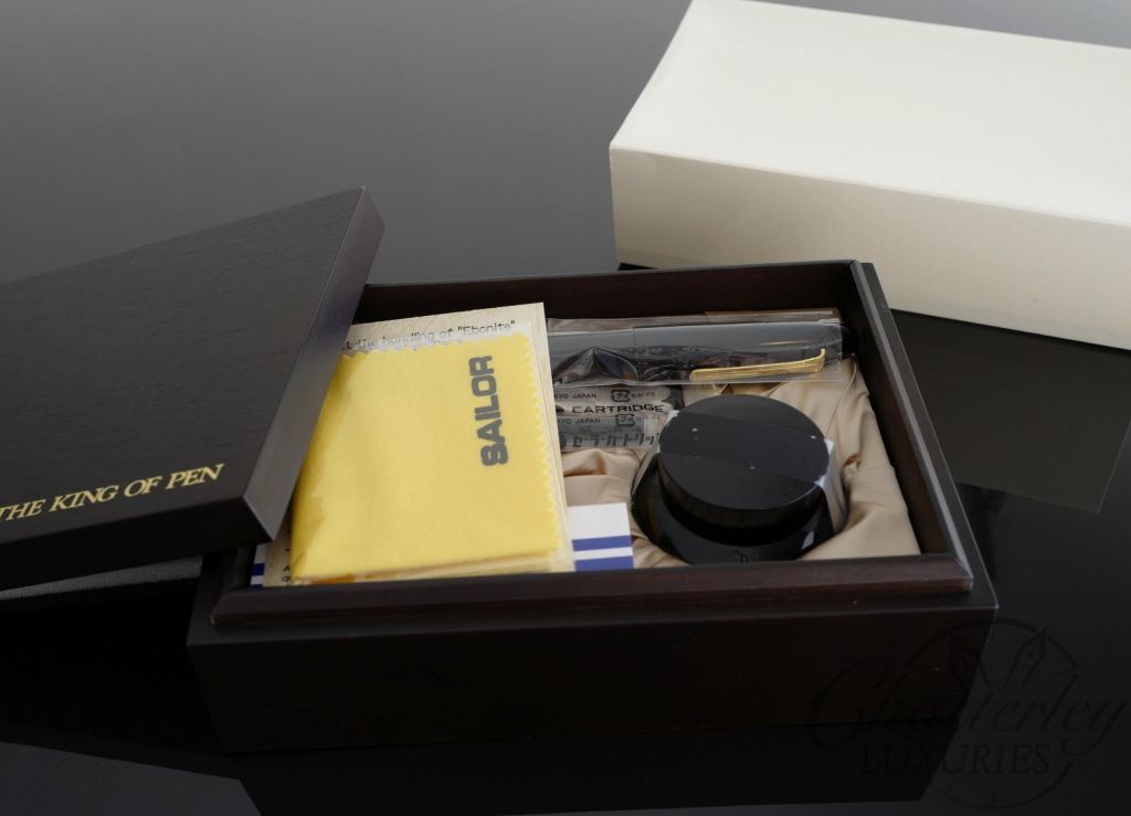 Sailor King of Pens Black Ebonite Fountain Pen with Nagahara Cross Point nib - Image 6