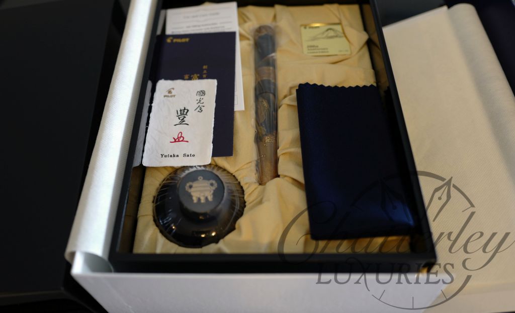 Namiki by Pilot Emperor 100th Anniversary Limited Edition Emperor Fuji Fountain Pen - Image 6
