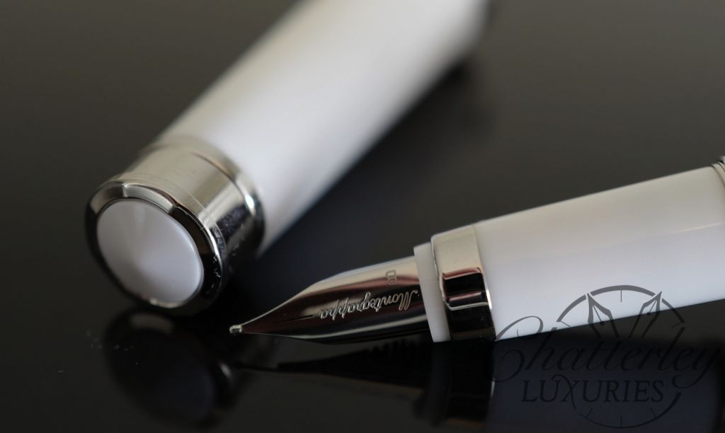 Closeout-Montegrappa NeroUno Parola White Fountain Pen