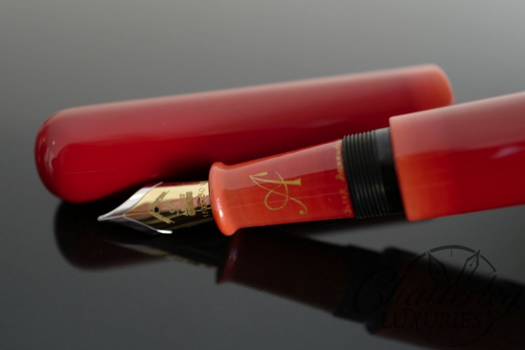 Artus Pen Oversized (one off) Red Fade Fountain Pen