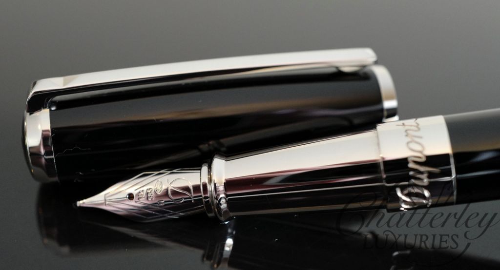 S.T. Dupont Line D Dupont Elysee Fountain Pen