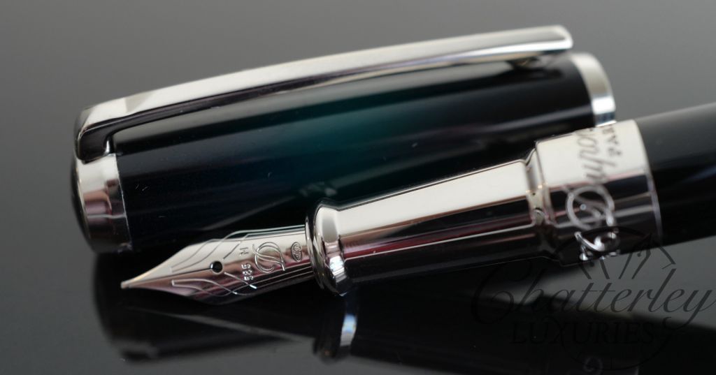 ST Dupont Atelier Line D Mid-Sized Green Sunburst Lacquer Fountain Pen - Palladium