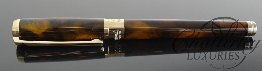 Closeout - ST Dupont Atelier Line D Mid-Sized Brown Lacquer Fountain Pen - Yellow Gold Trim - Image 4
