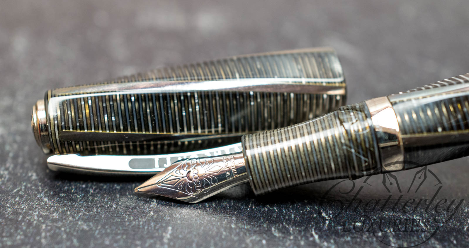 Visconti Divina Midi Metropolitan Fountain Pen - Platinum