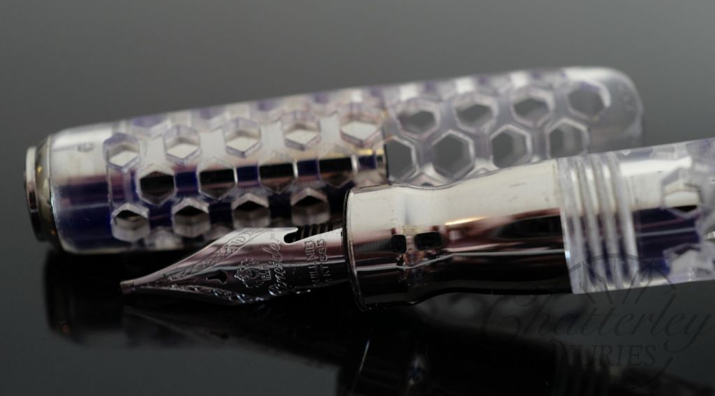 Pineider La Grande Bellezza Limited Edition Sugar White Honeycomb Fountain Pen With Free Pen case