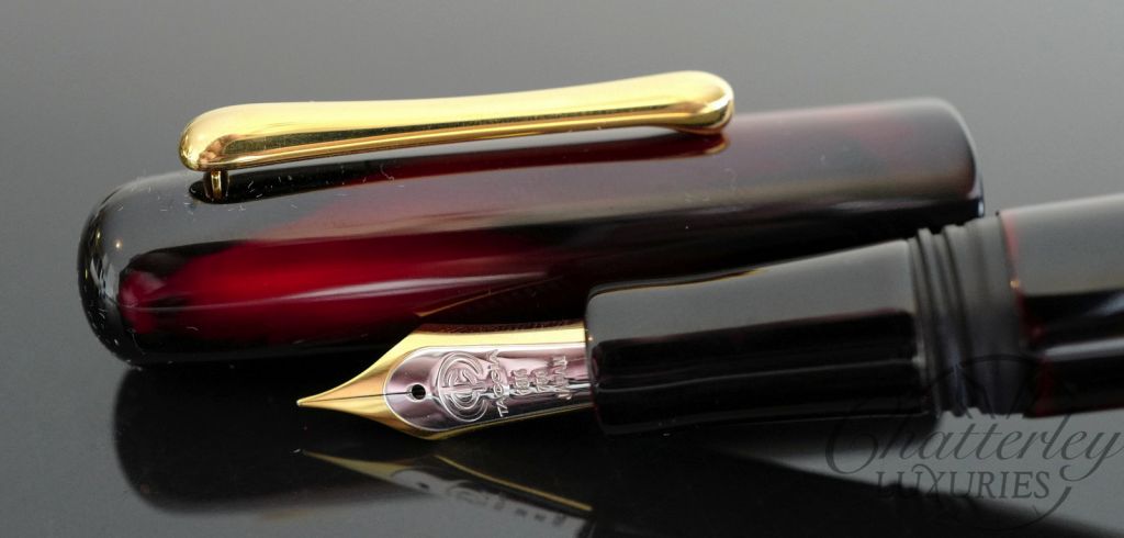 Taccia Limited Edition Horizon- Akebono Sky (Burgundy/black) Fountain Pen