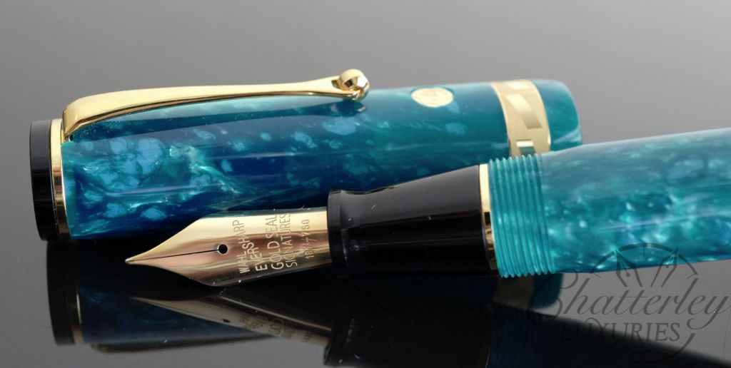 Wahl Eversharp Signature Classic Collection Jade Fountain Pen with Gold Trim