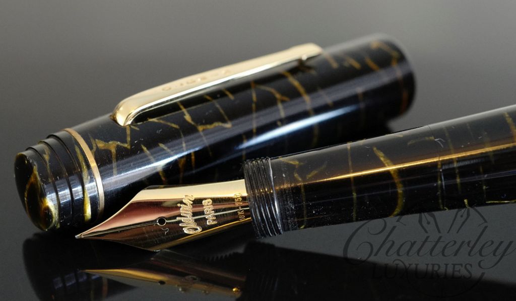 Oldwin Arte Deco Fountain Pen in Omas Black and Gold Celluloid