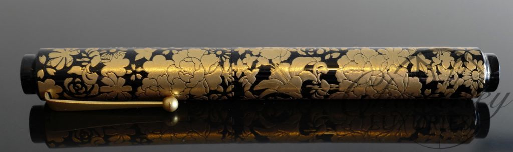 AP Limited Editions "The Apprentice" Sakura Lacquer Art Golden Blooms Fountain Pen - Image 2