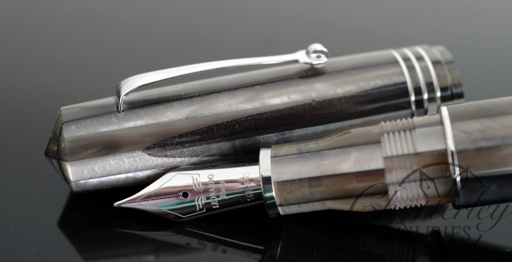 Leonardo Momento Zero Grande Sand fountain pen