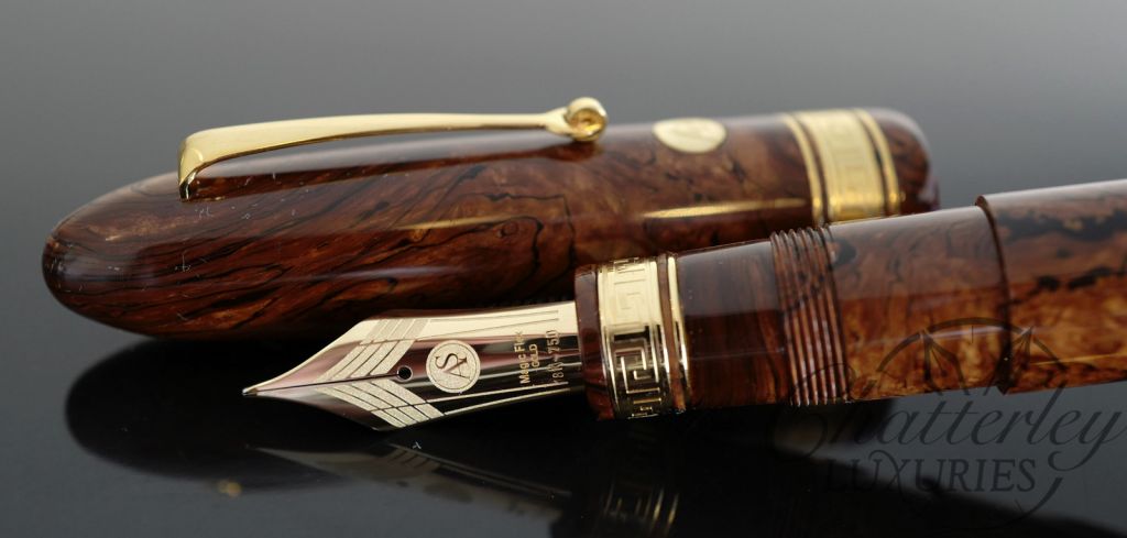 Armando Simoni Club Oversized Ogiva Burlwood Celluloid Fountain Pen