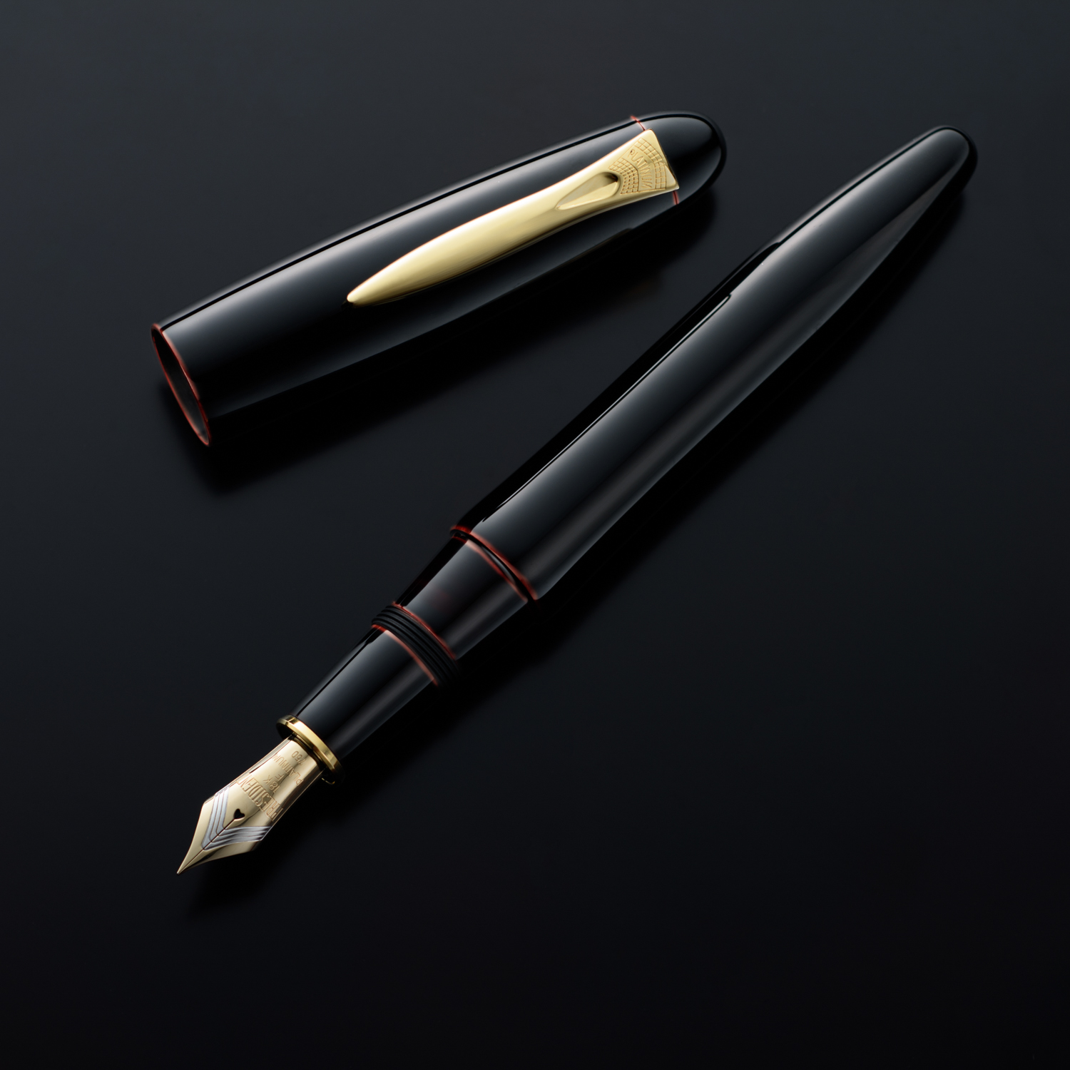 Platinum Izumo Akatame (Red) Urushi Fountain Pen