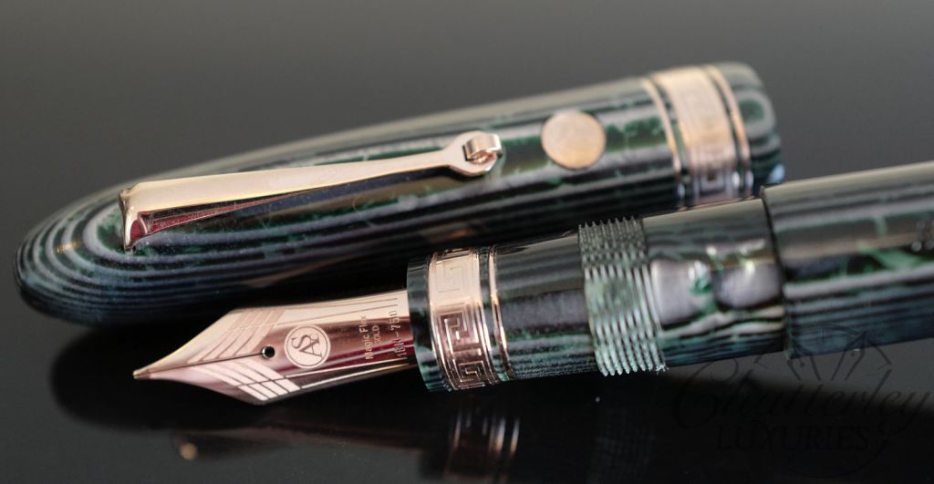Armando Simoni Club Oversized Ogiva Extra Green Arco Celluloid Fountain Pen