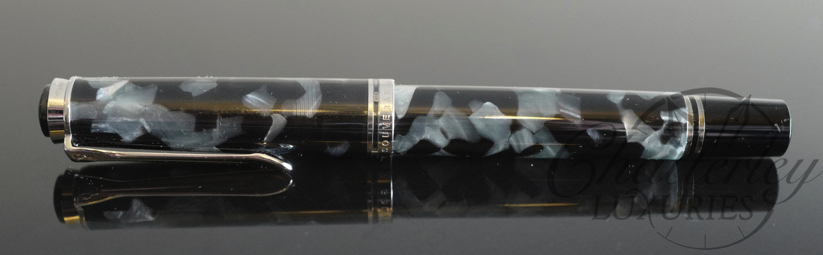 Pelikan M620 City Series Fountain Pen Chicago - Image 2