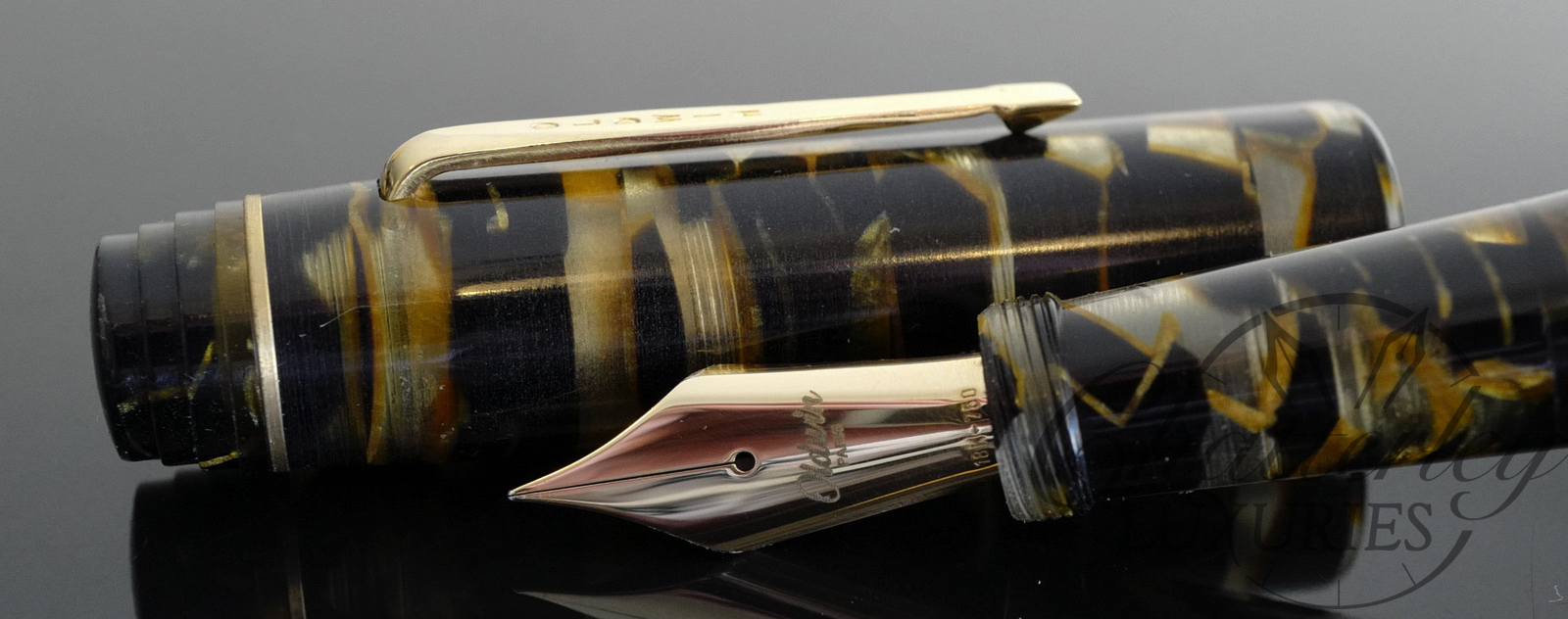 Oldwin Arte Deco Fountain Pen in Lucens Celluloid