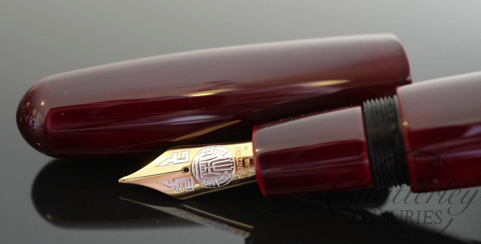 Danitrio Urushi Tame-Nuri Red on Mikado, Round Top Fountain Pen