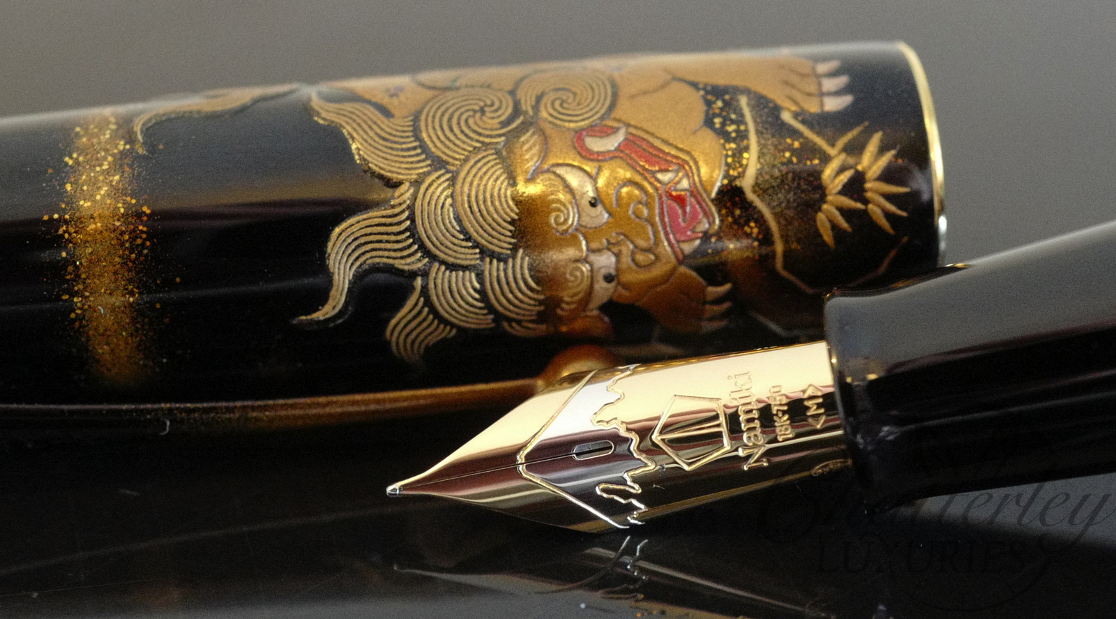 Namiki Yukari Royale Maki-e Lioness and Cubs Fountain Pen