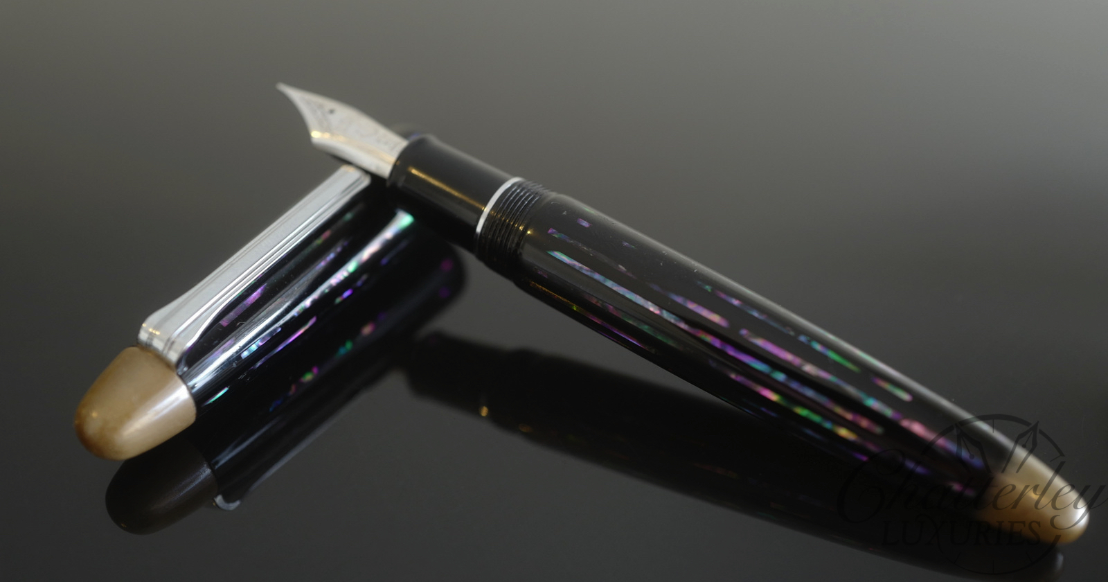 Sailor King of Pens Custom Urushi and Raden Fountain Pen - Image 5