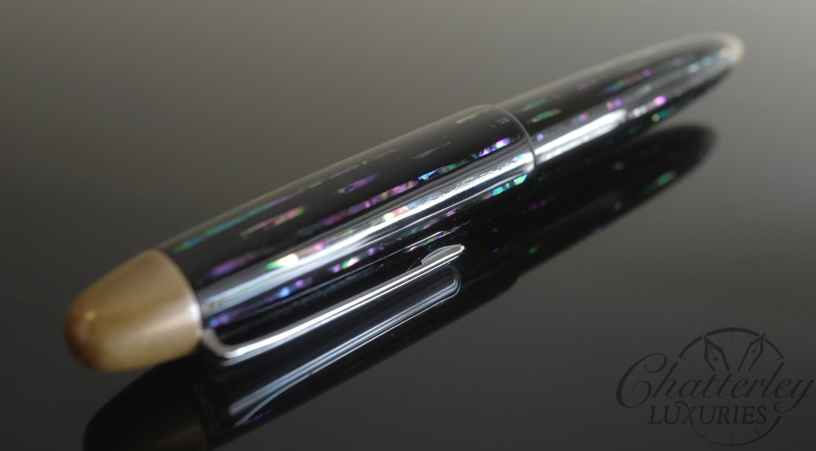 Sailor King of Pens Custom Urushi and Raden Fountain Pen - Image 3