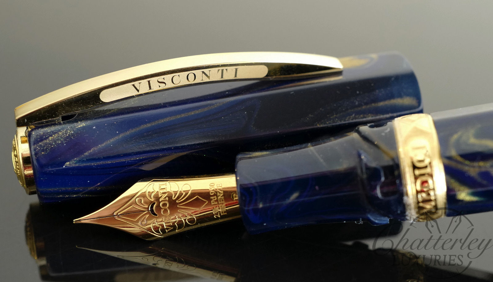 Visconti Medici Dynasty Maxi Oversized Blue Imperiale Fountain Pen