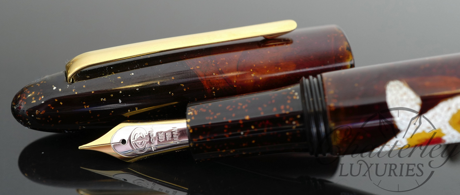 Taccia Limited Edition Miyabi Imperial Koi Fountain Pen