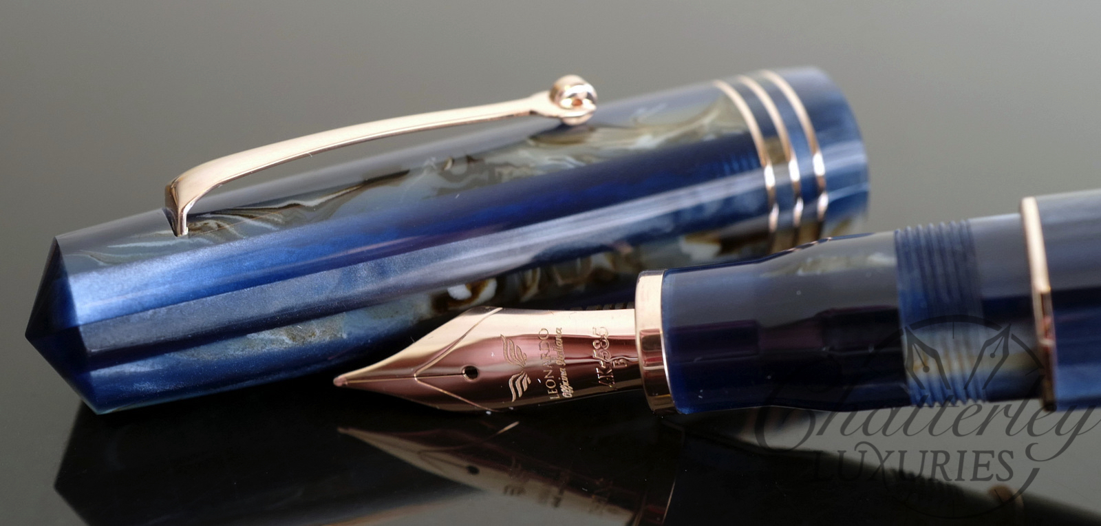 Leonardo Momento Zero Grande Hawaii Fountain Pen