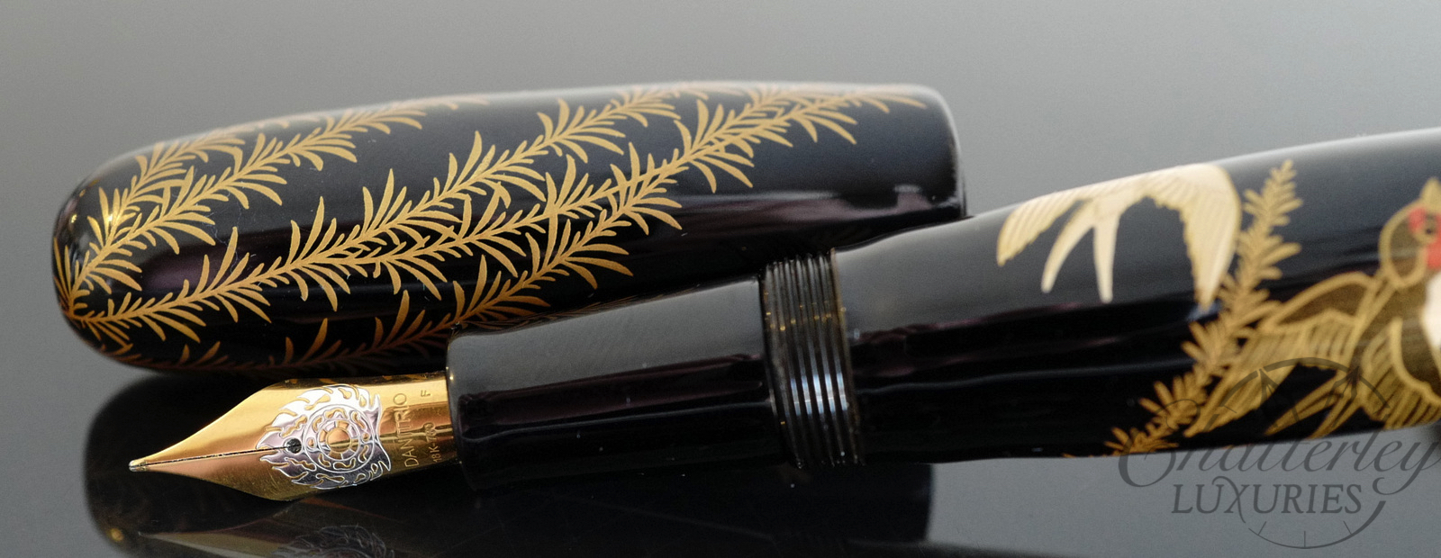 Danitrio Urushi Maki-e Swallow on Hyotan Fountain Pen