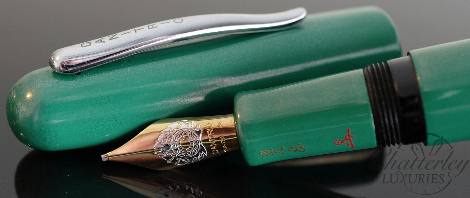 Danitrio Roiro-migaki Jade Green/Turquoise on Takumi Fountain Pen