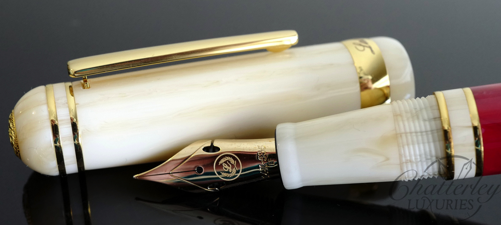 Laban Flame Red Fountain Pen