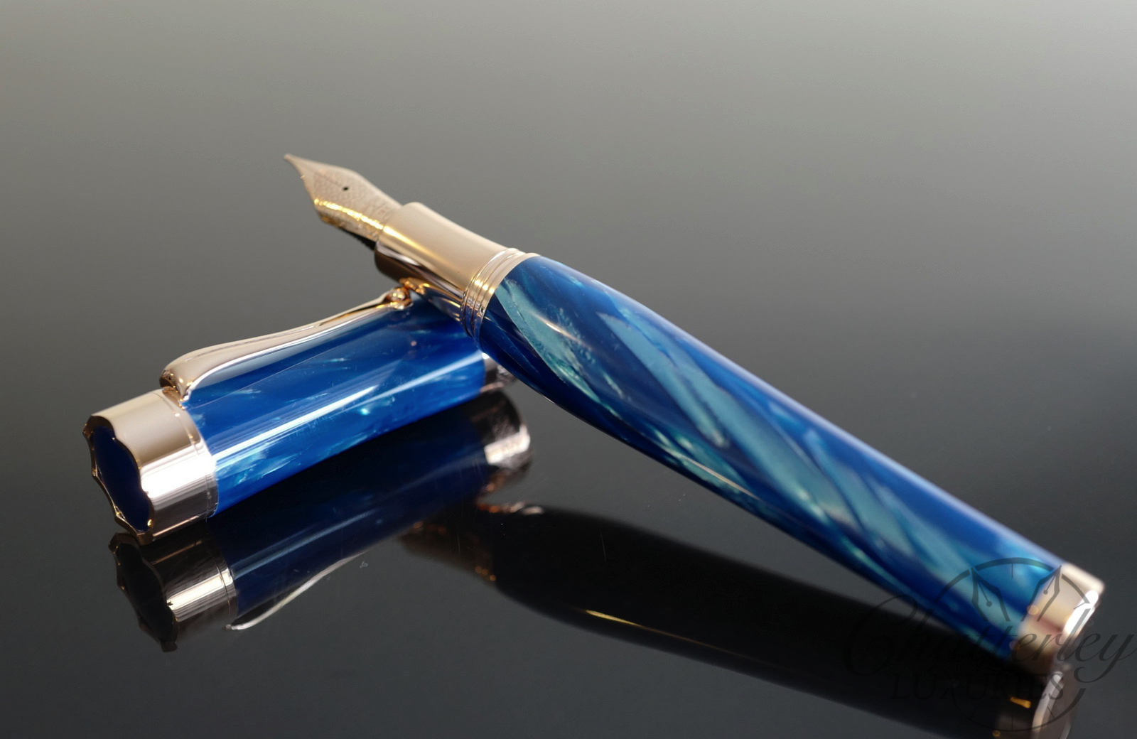 Montegrappa Ferracina Timeless Oversized Turquoise Celluloid Rose Gold Limited Edition Fountain Pen - Image 5