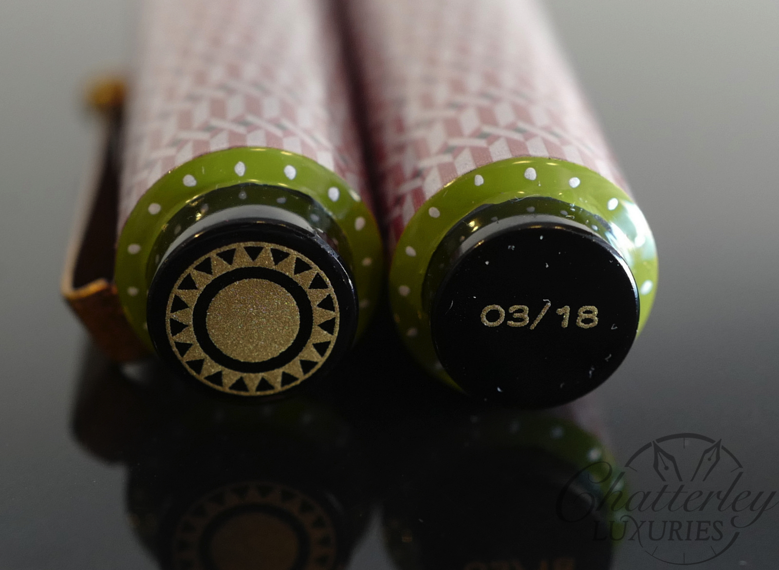 AP Limited Editions "The Apprentice" Sakura Lacquer Art The Mosaics Fountain Pen with painted clip - Image 3