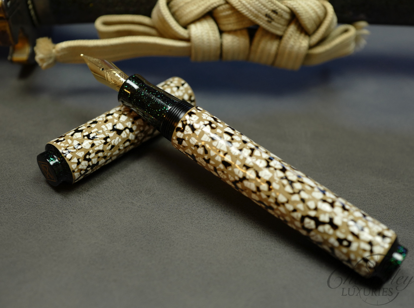 Closeout - AP Limited Editions Fukuro Feathers Fountain Pen - Image 4