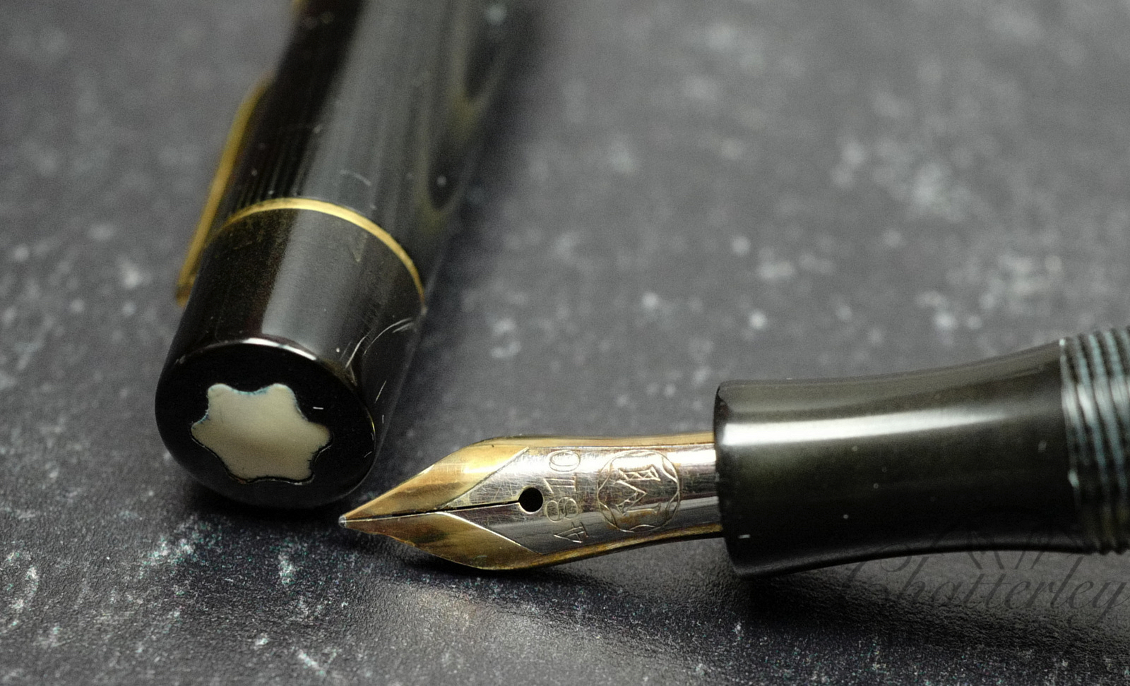 Montblanc 122PL (Platinum) Striated Celluloid Fountain Pen