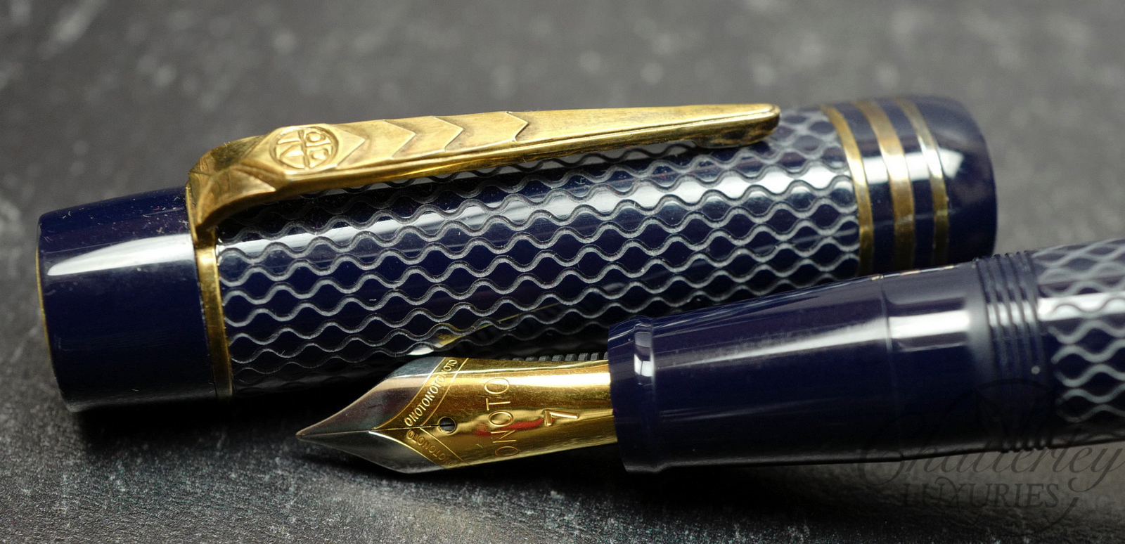 Onoto Magna Classic Blue Fountain Pen
