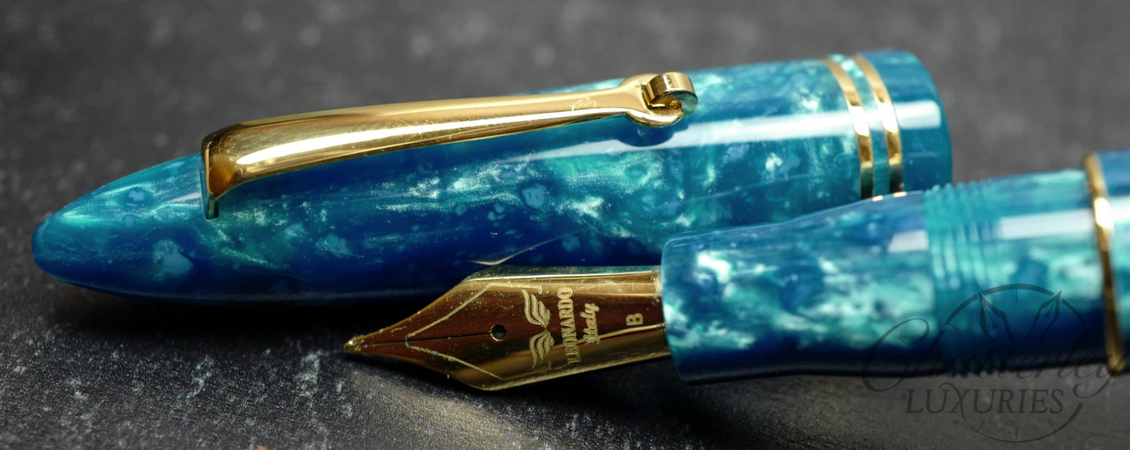 Leonardo Furore Smeraldo Blu Fountain Pen with Gold Trim